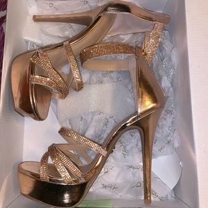 Thalia Sodi heels